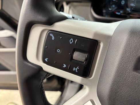 Used 2022 Land Rover Defender 110 X-Dynamic SE image 21