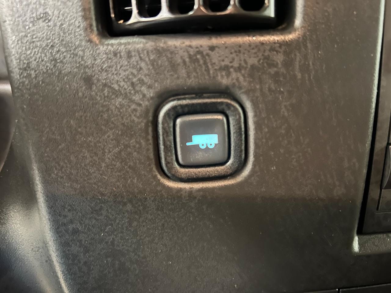 Used 2025 Chevrolet Express 3500 LT w/ LT Preferred Equipment Group RWD image 43