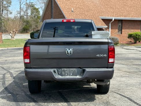 Used 2019 RAM 1500 Express AWD/4WD image 4