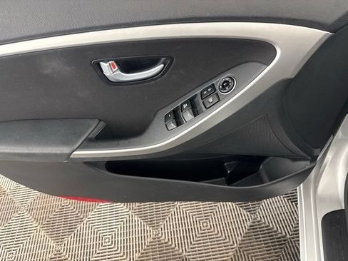 Used 2016 Hyundai Elantra GT FWD image 21