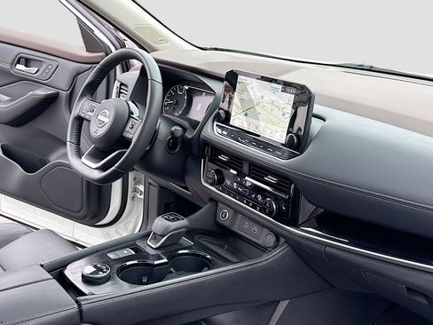 Certified 2023 Nissan Rogue SL w/ SL Premium Package image 5