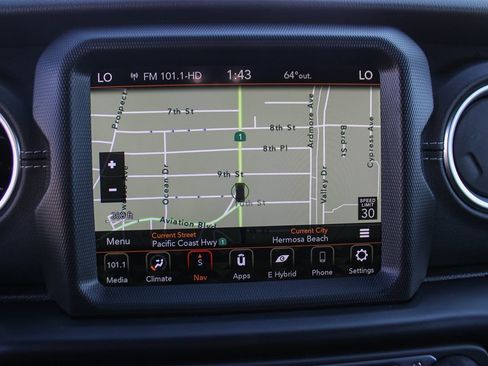 Used 2022 Jeep Wrangler Unlimited Sahara image 26