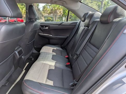 Used 2017 Toyota Camry SE FWD image 13