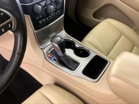 Used 2019 Jeep Grand Cherokee Limited RWD image 19