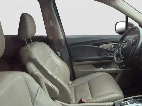 Used 2016 Honda Pilot Touring image 10