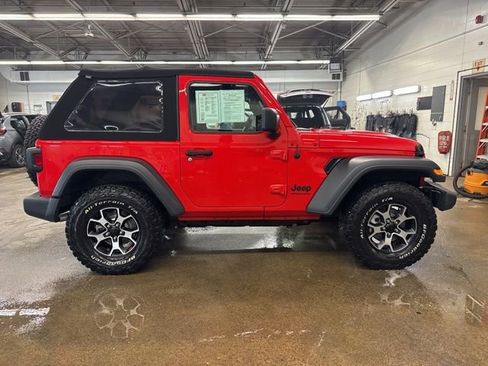 Used 2022 Jeep Wrangler Sport AWD/4WD image 7