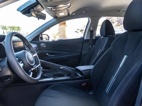 Used 2023 Hyundai Elantra SEL FWD image 11