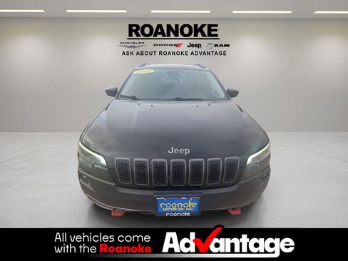 Used 2019 Jeep Cherokee Trailhawk image 12