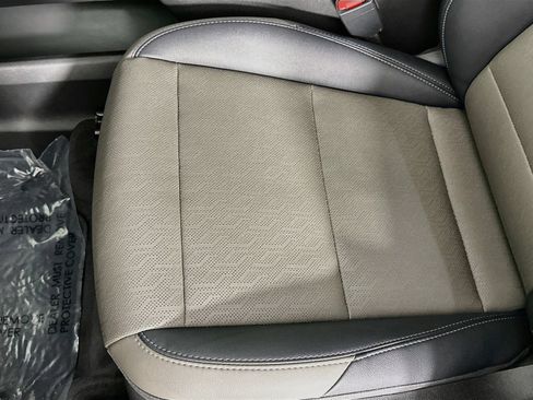 Used 2025 Chevrolet Equinox LT w/ Convenience Package II AWD/4WD image 20