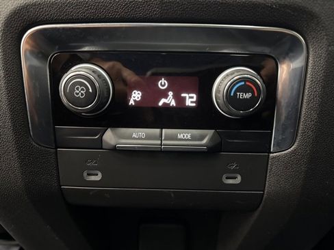 Used 2021 Chevrolet Tahoe Z71 image 27