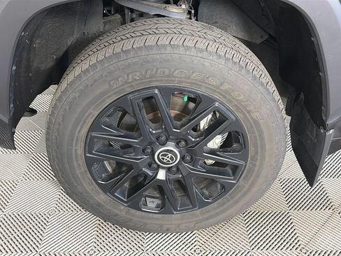 Used 2024 Toyota Tundra Limited AWD/4WD image 8