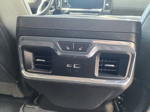 Used 2024 Chevrolet Silverado 2500 LTZ w/ LTZ Convenience Package image 17