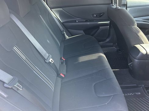 Used 2025 Hyundai Elantra Sport FWD image 10