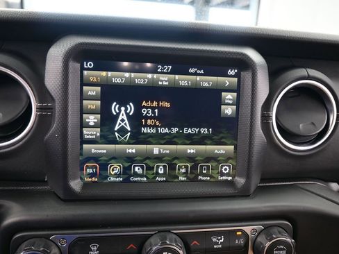 Used 2022 Jeep Wrangler Unlimited Sahara w/ Safety Group image 22