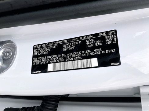 Certified 2023 Volvo XC40 B5 Plus w/ Climate Package image 19