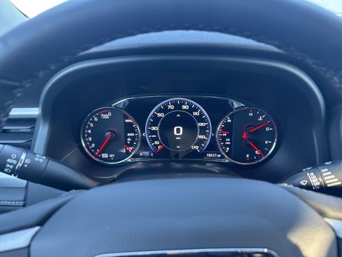 Used 2023 GMC Acadia SLT w/ Elevation Edition image 12