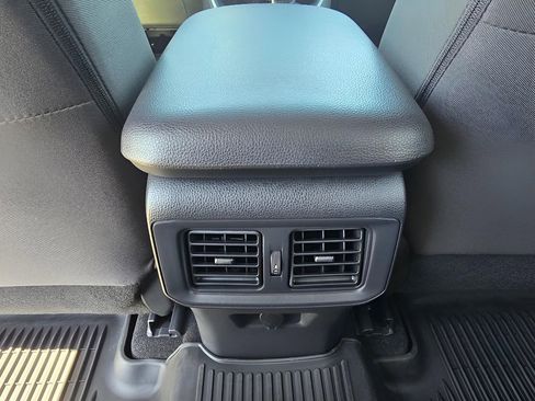 Used 2025 Toyota RAV4 LE AWD/4WD image 9