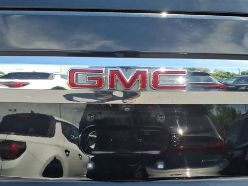 Used 2021 GMC Yukon SLE w/ Gmc Pro Safety Plus Package AWD/4WD image 15