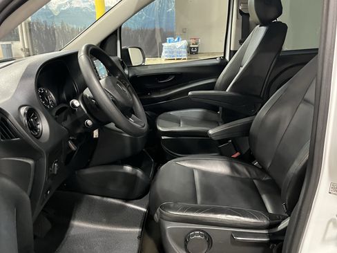 Used 2023 Mercedes-Benz Metris Passenger image 11
