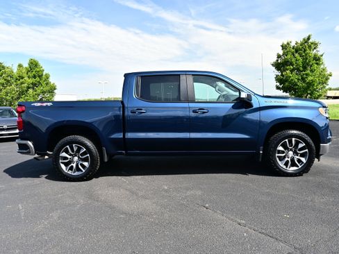 Used 2023 Chevrolet Silverado 1500 LT AWD/4WD image 5