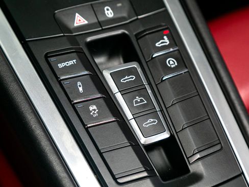 Used 2017 Porsche 911 Carrera image 38