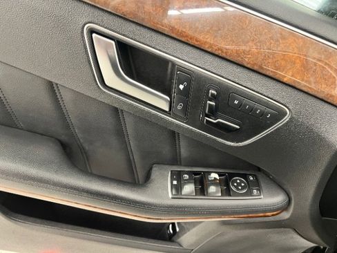 Used 2013 Mercedes-Benz E 350 4MATIC Sedan image 18