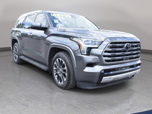 Used 2024 Toyota Sequoia Limited w/ Tow Technology Package AWD/4WD image 4