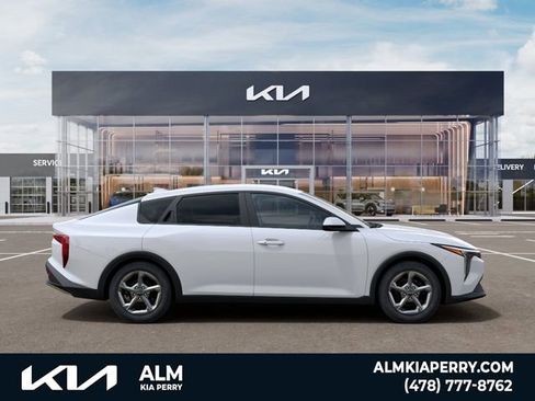 New 2026 Kia K4 LXS FWD image 7