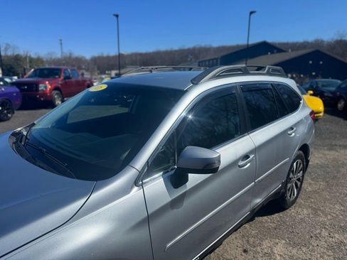 Used 2016 Subaru Outback 2.5i Limited image 11