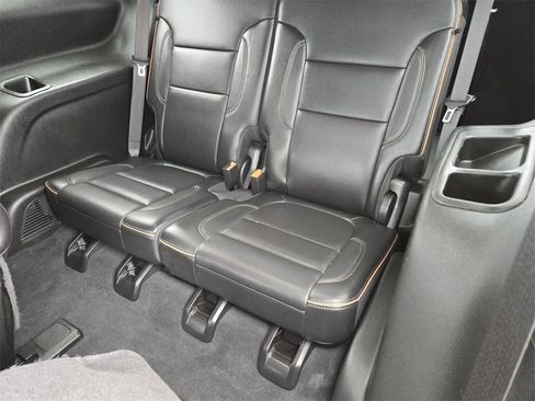 Used 2022 GMC Acadia AT4 w/ Technology Package image 33