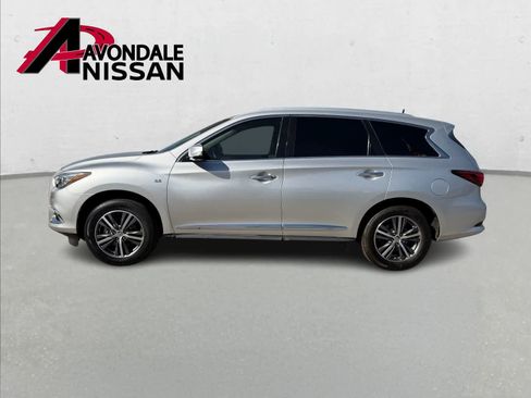 Used 2019 INFINITI QX60 Luxe w/ Essential Package image 2