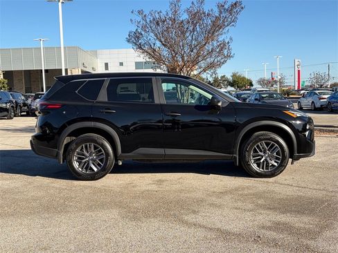 Certified 2025 Nissan Rogue S image 4