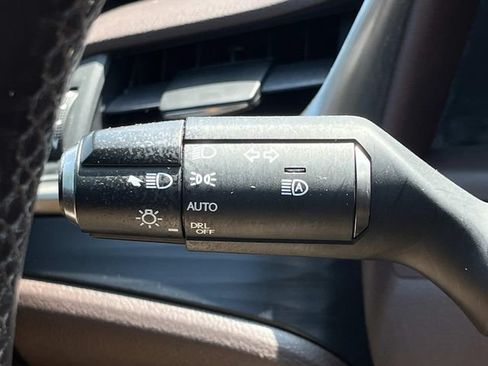 Used 2020 Lexus ES 300h w/ Premium Package FWD image 42