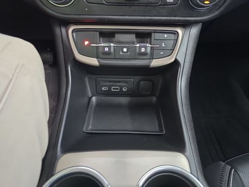 Used 2023 GMC Terrain Denali w/ Denali Premium Package AWD/4WD image 21