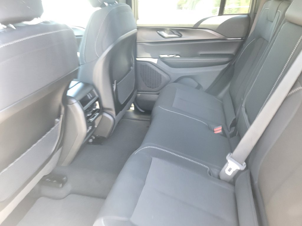 New 2026 Jeep Grand Cherokee Laredo AWD/4WD image 28