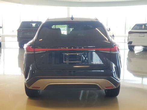 Used 2025 Lexus RX 350 Premium w/ Convenience Package FWD image 9