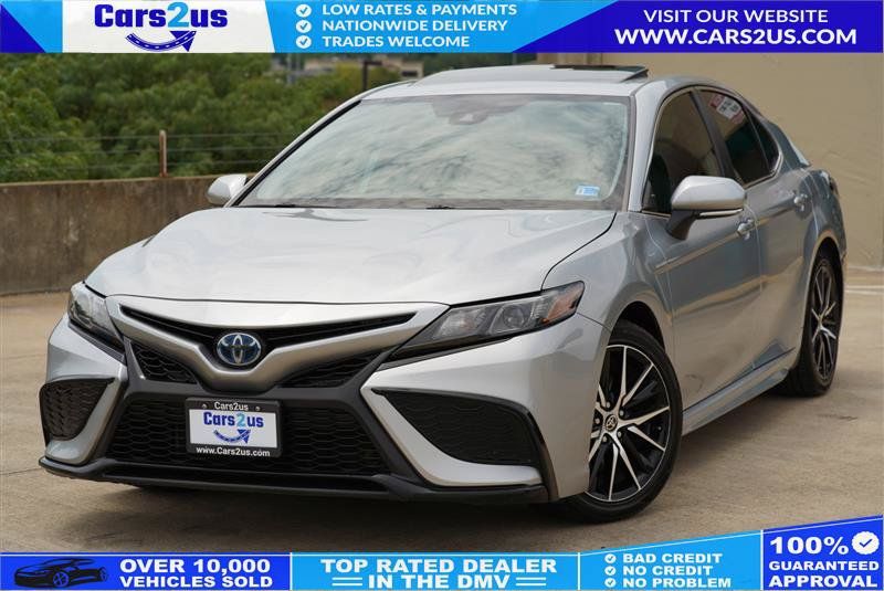 Used 2024 Toyota Camry SE w/ Audio Upgrade Package FWD image 1