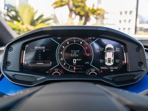 New 2026 Lamborghini Revuelto image 10