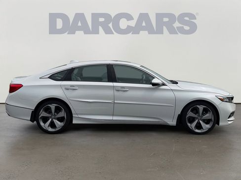 Used 2019 Honda Accord Touring image 8