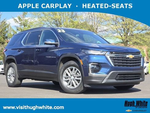 Used 2023 Chevrolet Traverse LT FWD image 1