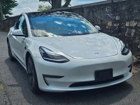 Used 2022 Tesla Model 3 RWD image 11