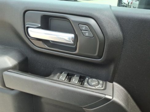 Used 2022 Chevrolet Silverado 2500 Custom w/ Custom Value Package AWD/4WD image 29