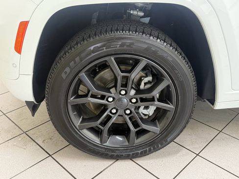 Used 2024 Jeep Grand Cherokee Limited 4xe image 11