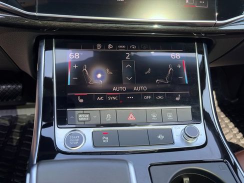 Used 2023 Audi Q7 2.0T Premium w/ Towing Package AWD/4WD image 19