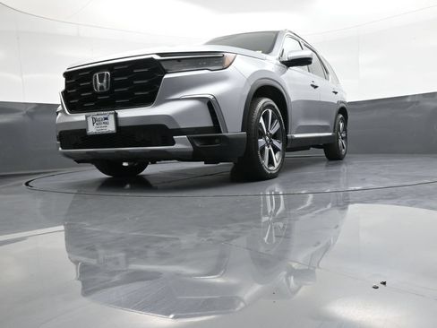 Certified 2023 Honda Pilot Touring image 32