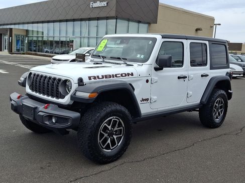 Used 2025 Jeep Wrangler Unlimited Rubicon image 3