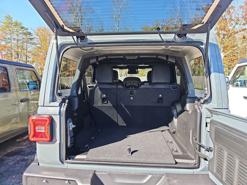New 2026 Jeep Wrangler Unlimited Sahara AWD/4WD image 23