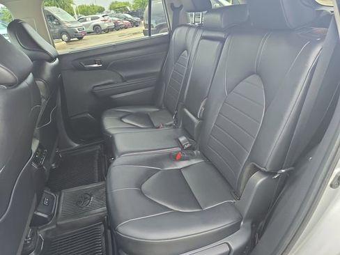 Certified 2024 Toyota Highlander XLE image 15