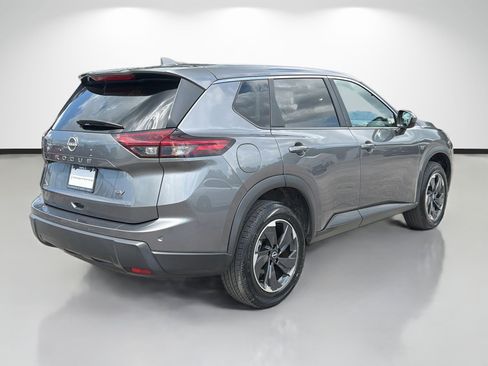 Used 2024 Nissan Rogue SV FWD image 3