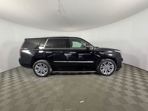 Used 2017 Cadillac Escalade Premium Luxury image 2